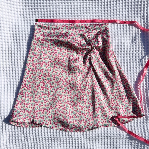 Japan Flower Mini Skirt - Picture 10 of 12